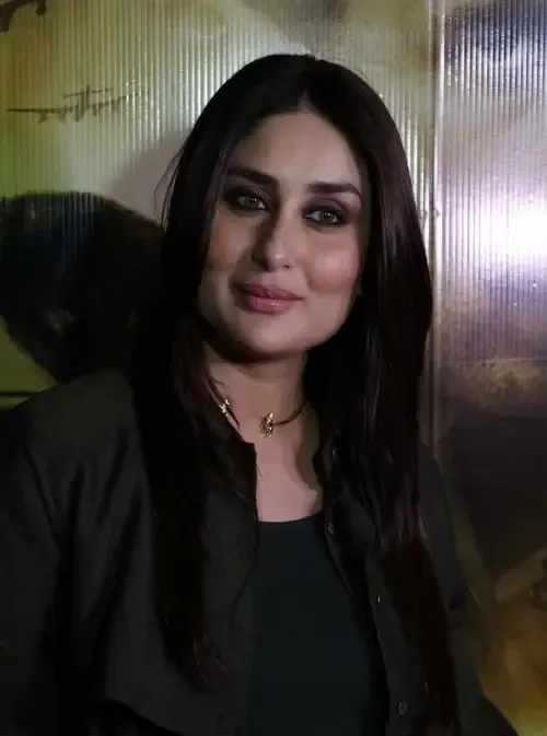 INDIAN TV ACTRESS KAREENA KAPOOR BEAUTIFUL LONG HAIR FACE CLOSEUP 4